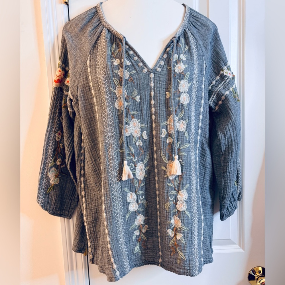 Johnny Was Workshop Gray Cream Embroidered Floral V-Neck Tunic Tassels medium - Picture 3 of 10